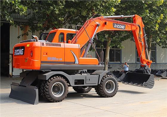 宝鼎150轮式挖掘机 宝鼎150轮式挖掘机