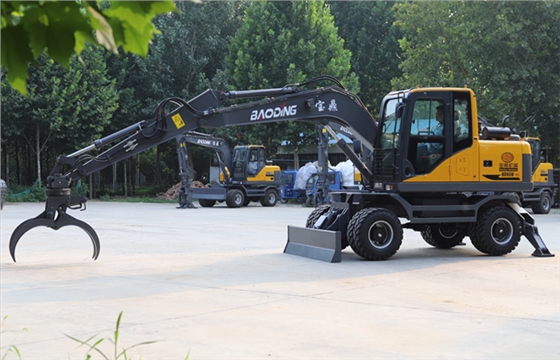 轮式抓木机 轮式抓木机