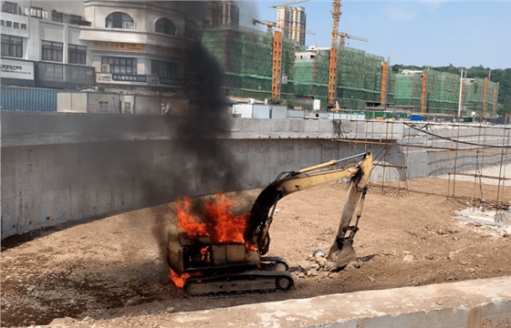 轮式挖掘机 轮式挖掘机