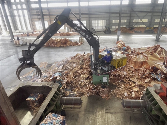 宝鼎抓木机 (2).jpg 宝鼎抓木机 (2).jpg