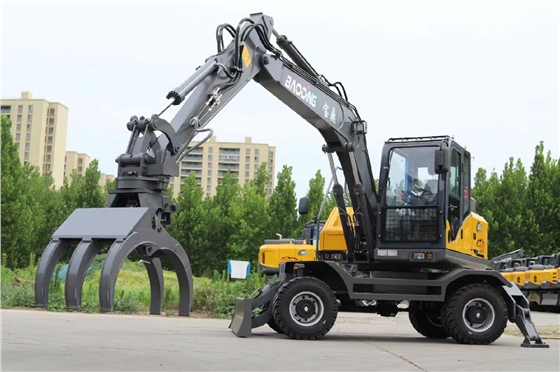 110E抓木机.jpg 110E抓木机.jpg