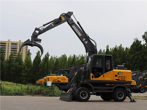 110E抓木机.jpg 110E抓木机.jpg