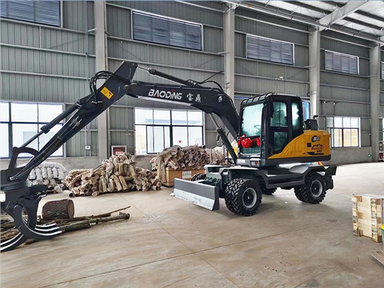 宝鼎95抓木机.jpg 宝鼎95抓木机.jpg