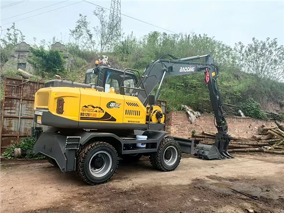 宝鼎BD125plus抓木机.jpg 宝鼎BD125plus抓木机.jpg