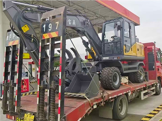 宝鼎BD110G抓木机.jpg 宝鼎BD110G抓木机.jpg