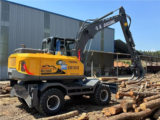 宝鼎120WD轮式抓木机.png 宝鼎120WD轮式抓木机.png