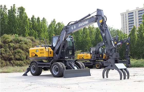 宝鼎BD125S抓木机.jpg 宝鼎BD125S抓木机.jpg