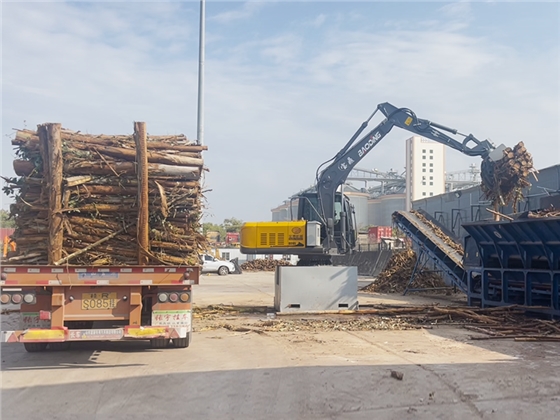 宝鼎95固定式抓木机.png 宝鼎95固定式抓木机.png