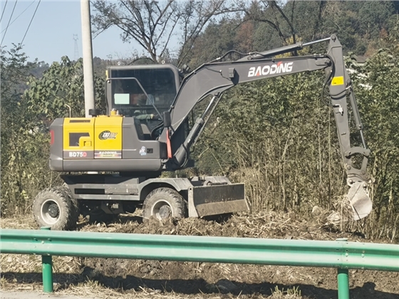 宝鼎BD75D轮式挖掘机.png 宝鼎BD75D轮式挖掘机.png