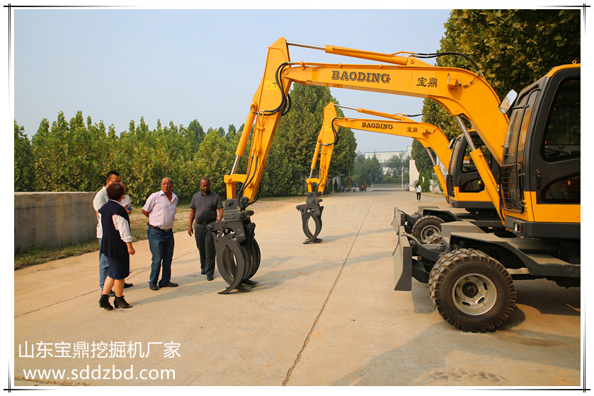 山东宝鼎挖掘机厂家小型挖掘机械产品