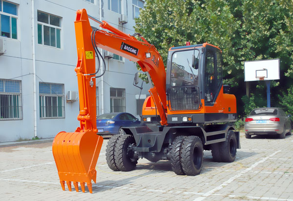 山西轮式挖掘机.jpg 山西轮式挖掘机.jpg