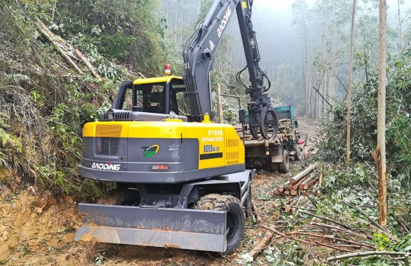 宝鼎轮式挖掘机抓木机 宝鼎轮式挖掘机抓木机