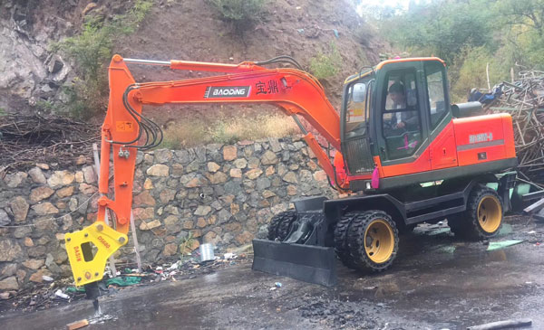 轮式挖掘机雨季作业 轮式挖掘机雨季作业