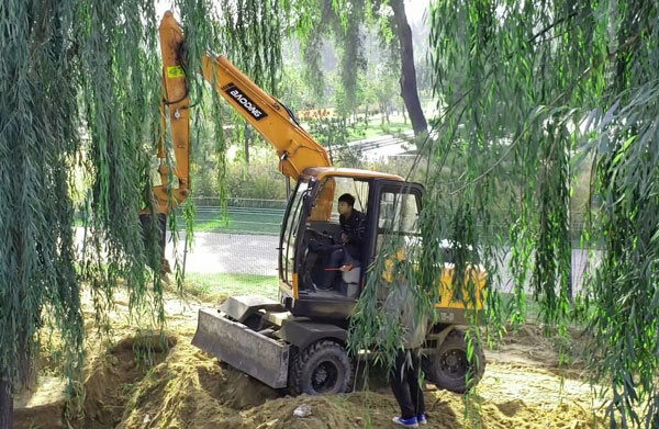 轮式挖掘机 轮式挖掘机