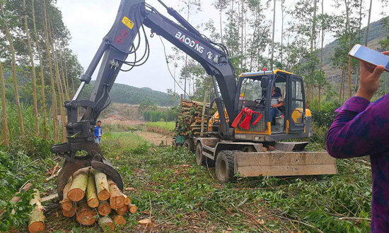 宝鼎抓木机靠的就是硬实力征服客户-宝鼎抓木机厂家 宝鼎抓木机靠的就是硬实力征服客户-宝鼎抓木机厂家