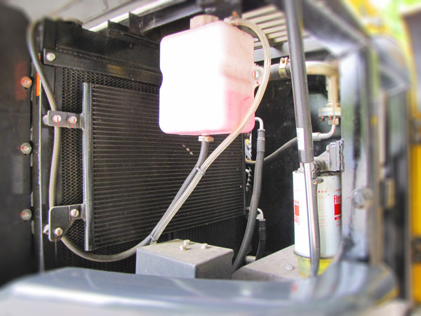 抓木机散热系统.jpg 抓木机散热系统.jpg