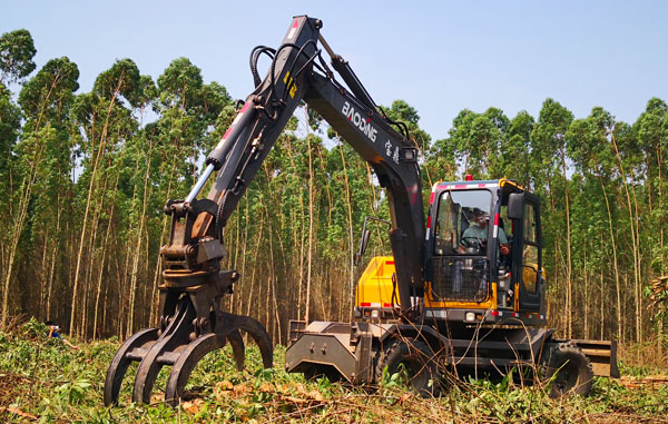 宝鼎抓木机.jpg 宝鼎抓木机.jpg