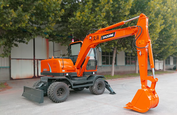 宝鼎胶轮式挖掘机车型.jpg 宝鼎胶轮式挖掘机车型.jpg