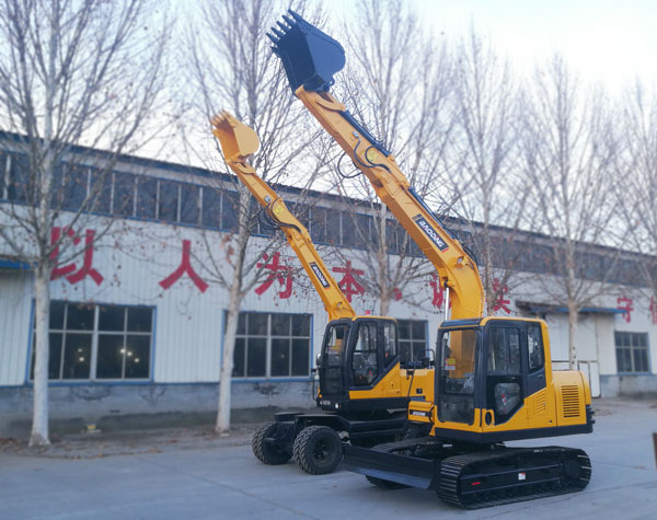 胶轮式小型挖掘机.jpg 胶轮式小型挖掘机.jpg