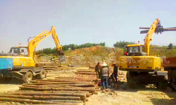 宝鼎小型抓木机.jpg 宝鼎小型抓木机.jpg