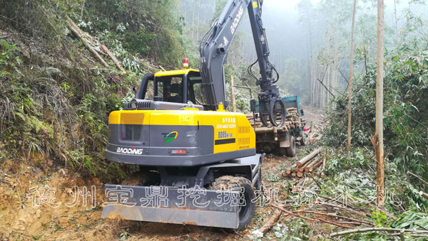 95轮式抓木机.jpg 95轮式抓木机.jpg