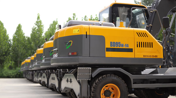 宝鼎抓木机95车型.jpg 宝鼎抓木机95车型.jpg