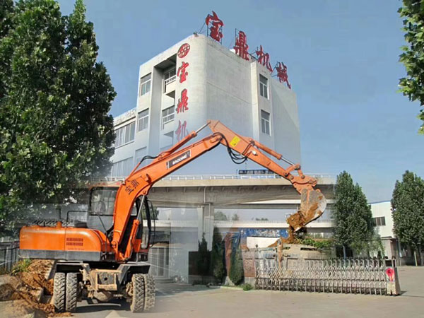 宝鼎轮式挖掘机厂家.jpg 宝鼎轮式挖掘机厂家.jpg