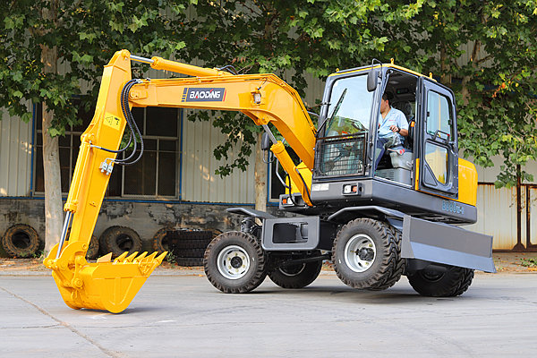 小型轮式挖掘机 小型轮式挖掘机