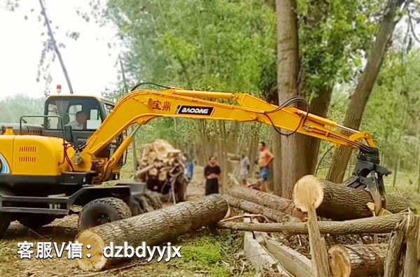 宝鼎轮式抓木机河南做工.jpg 宝鼎轮式抓木机河南做工.jpg
