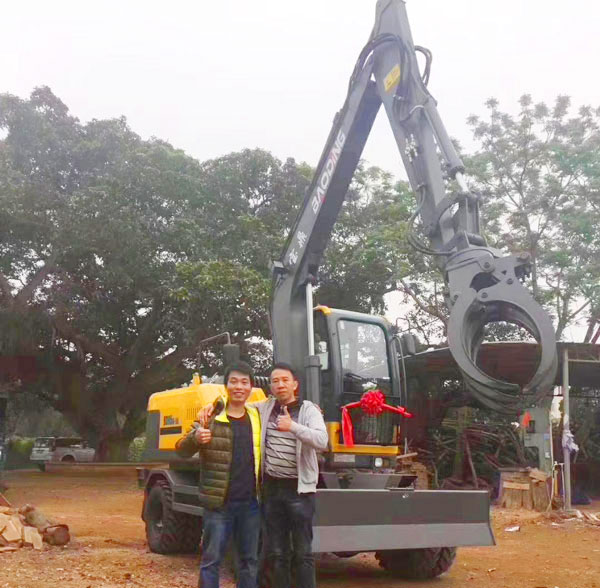 宝鼎抓木机.jpg 宝鼎抓木机.jpg