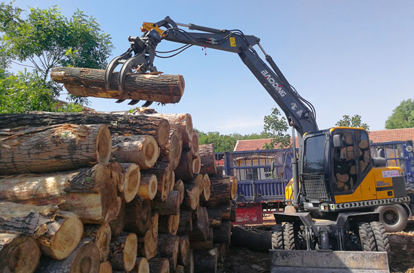 95抓木机.jpg 95抓木机.jpg