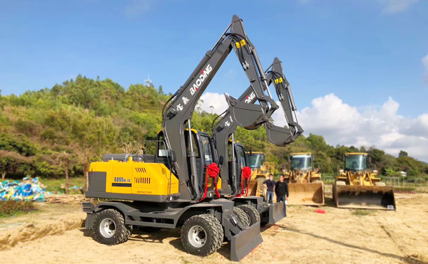 宝鼎轮式挖掘机95车型.jpg 宝鼎轮式挖掘机95车型.jpg