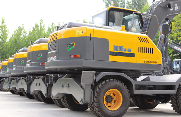 宝鼎轮式挖掘机抓木机厂家.jpg 宝鼎轮式挖掘机抓木机厂家.jpg