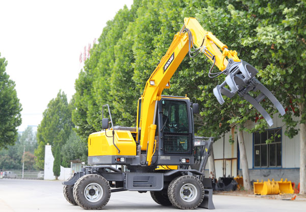 宝鼎挖掘机抓木机.jpg 宝鼎挖掘机抓木机.jpg