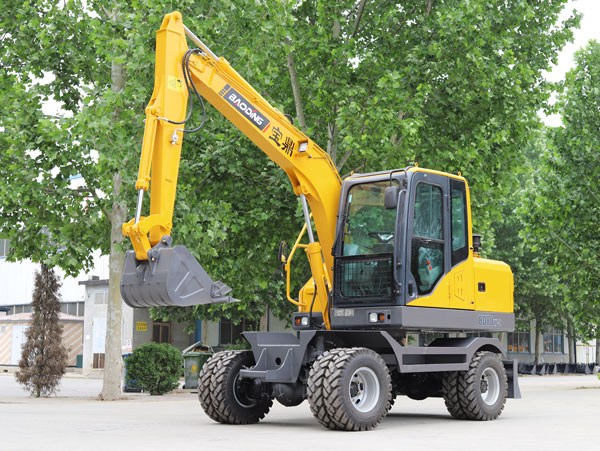 宝鼎80轮式挖掘机.jpg 宝鼎80轮式挖掘机.jpg