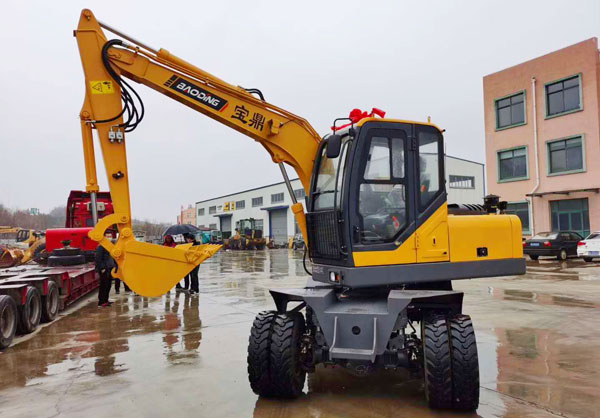 宝鼎轮式挖掘机.jpg 宝鼎轮式挖掘机.jpg