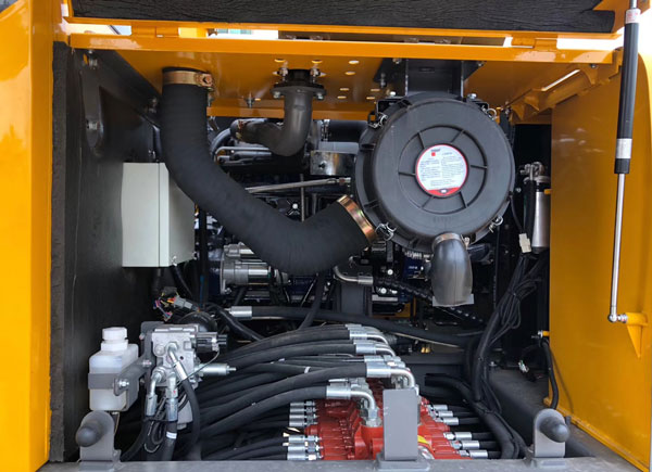 轮式挖掘机抓木机配置.jpg 轮式挖掘机抓木机配置.jpg