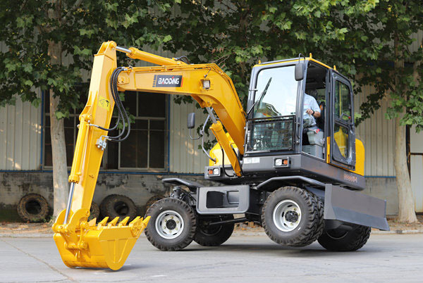 宝鼎80多功能轮式挖掘机.jpg 宝鼎80多功能轮式挖掘机.jpg