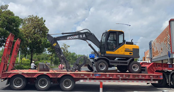 小型轮式挖掘机.jpg 小型轮式挖掘机.jpg