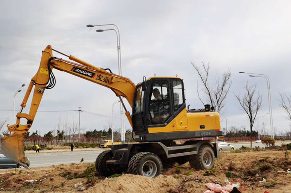 80轮式挖掘机.jpg 80轮式挖掘机.jpg