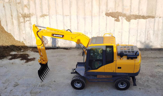 多功能80轮式挖掘机.jpg 多功能80轮式挖掘机.jpg