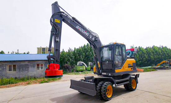 宝鼎多功能轮式挖掘机.jpg