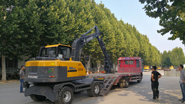用户选择宝鼎95轮式挖掘机.jpg 用户选择宝鼎95轮式挖掘机.jpg