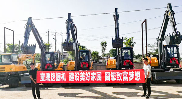 宝鼎95轮式挖掘机服务市场.jpg 宝鼎95轮式挖掘机服务市场.jpg