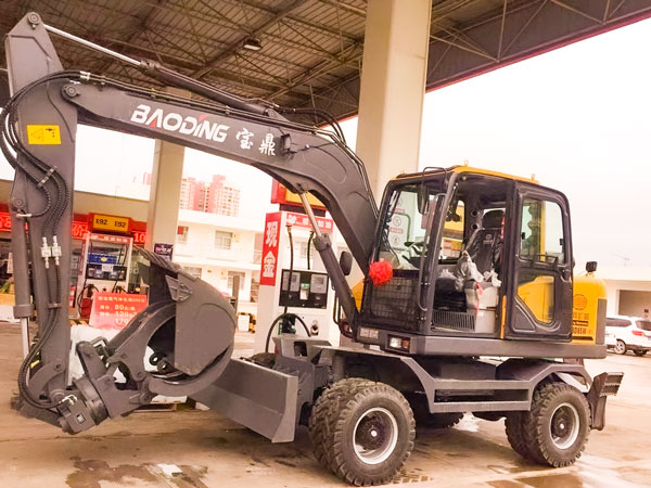 宝鼎轮式挖掘机95车型.jpg 宝鼎轮式挖掘机95车型.jpg