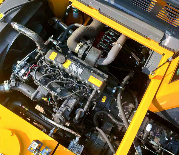 轮式挖掘机发动机对油耗的干扰.jpg 轮式挖掘机发动机对油耗的干扰.jpg