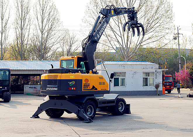 宝鼎抓木机结构坚固