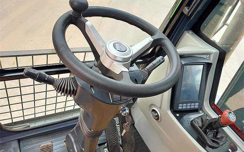 宝鼎轮胎式挖掘机 宝鼎轮胎式挖掘机