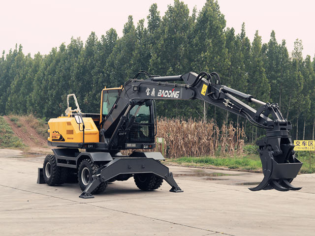 宝鼎120轮式抓木机 宝鼎120轮式抓木机