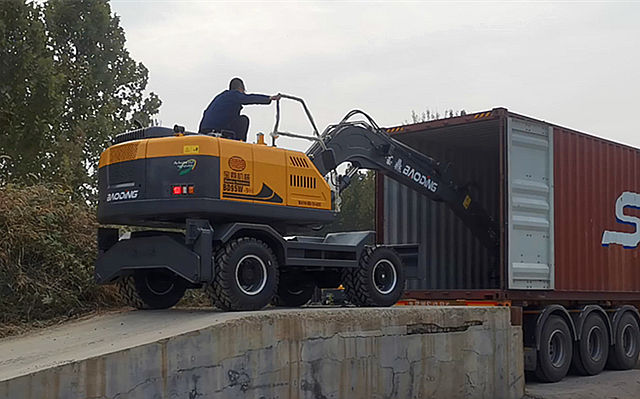 宝鼎出口轮式挖掘机抓木机 宝鼎出口轮式挖掘机抓木机